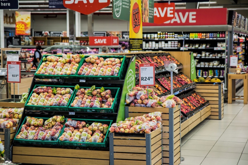 magasin-PUGET ROSTANG-min_shopping_supermarket_merchandising_store_shop_food_market_retail-820351